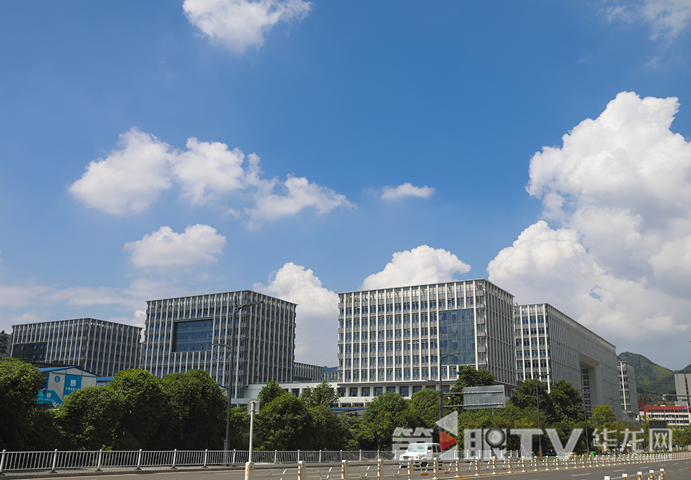 重庆中心城区天气晴好。第1眼TV-华龙网首席记者 李文科 摄