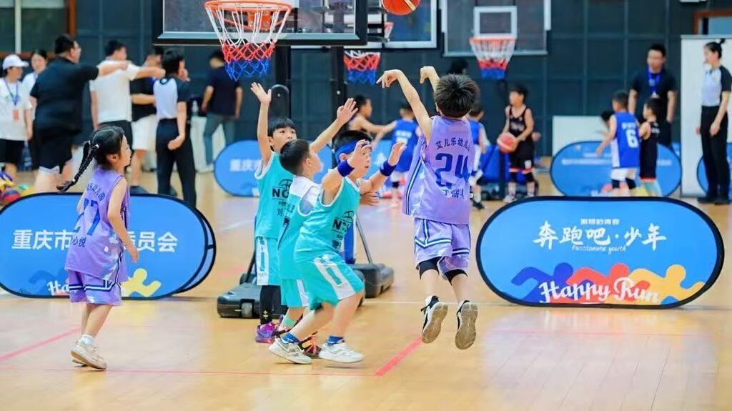 萌娃们的比赛也同样激烈。受访者供图