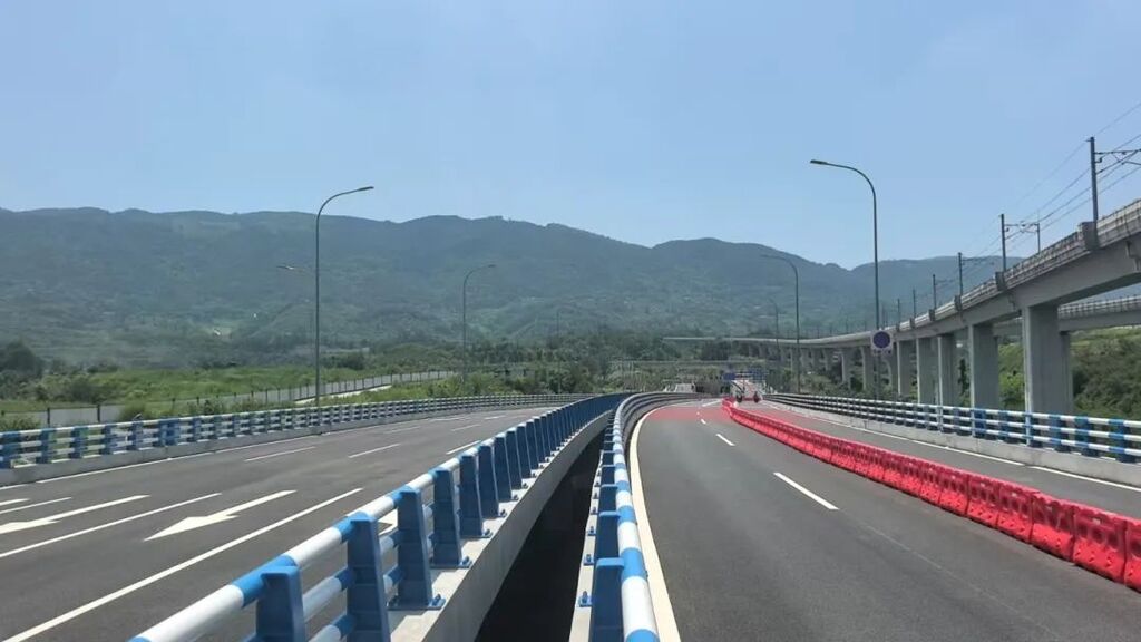 冯时行路连接一纵线工程。受访单位供图