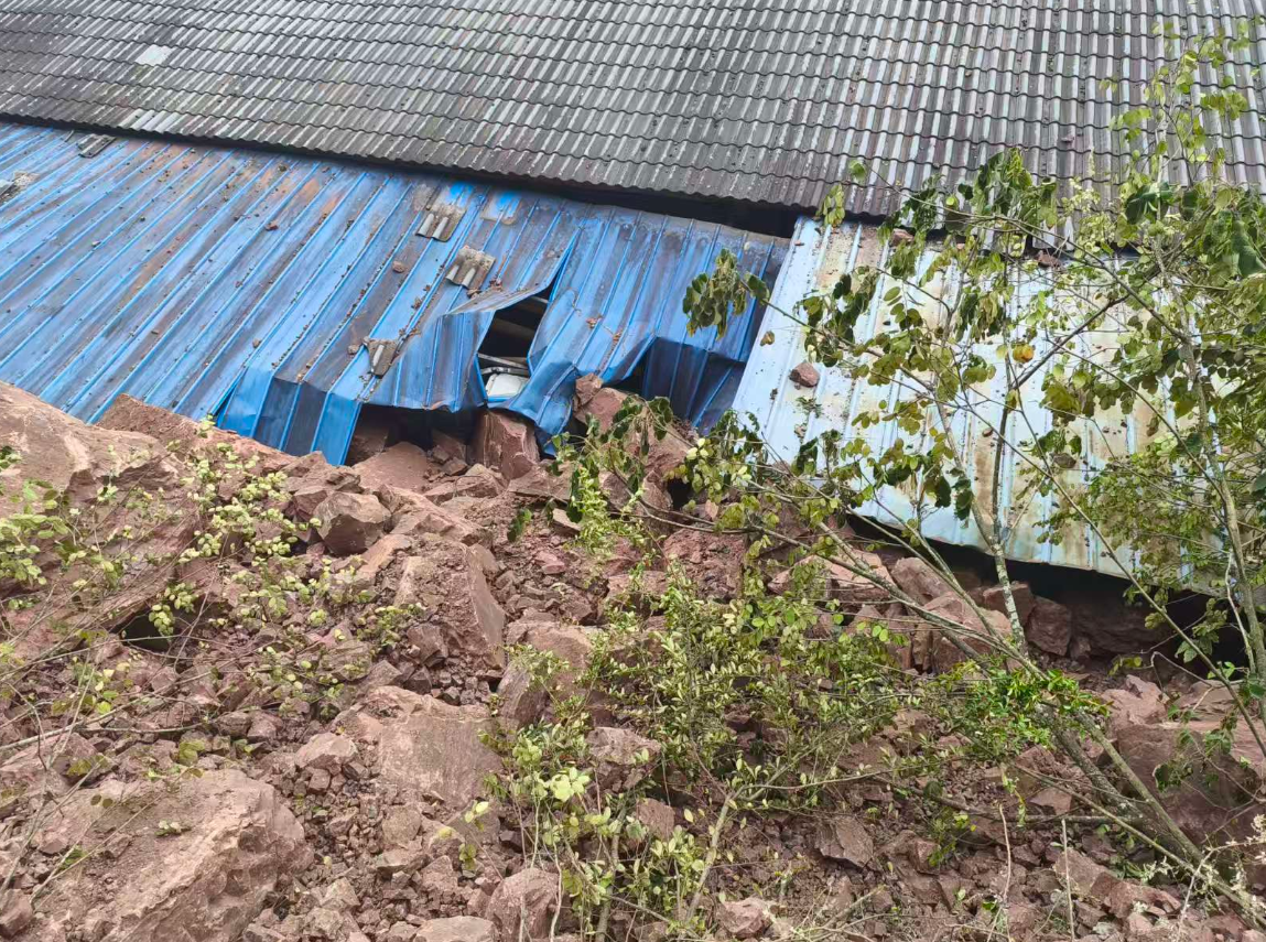 房屋受损现场。重庆市规划和自然资源局供图