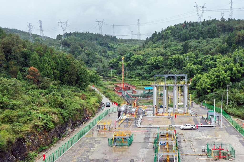 涪陵页岩气田平桥1井脱硫站生产现场。受访单位供图
