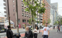 网友日本偶遇刘强东,身穿猪猪侠与京东外卖联名T恤