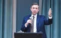 本党议员被发逮捕令，民主党高层：特朗普想要摊牌，那就摊牌吧！
