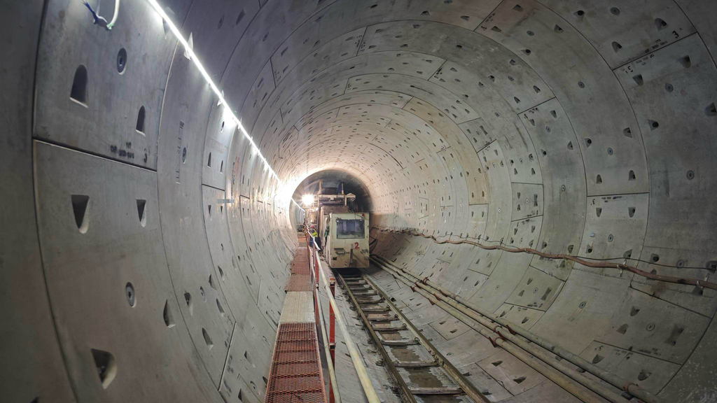 重庆轨道交通7号线迎来首个双线贯通区间。受访者供图