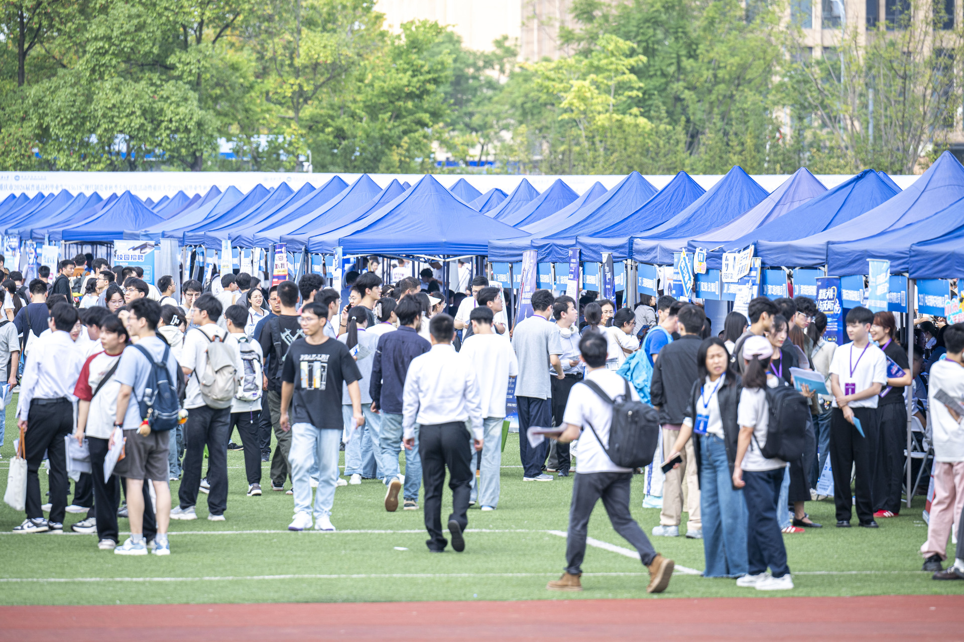 招聘会现场。受访单位供图