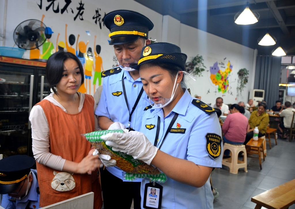 执法检查现场。涪陵区市场监管局供图