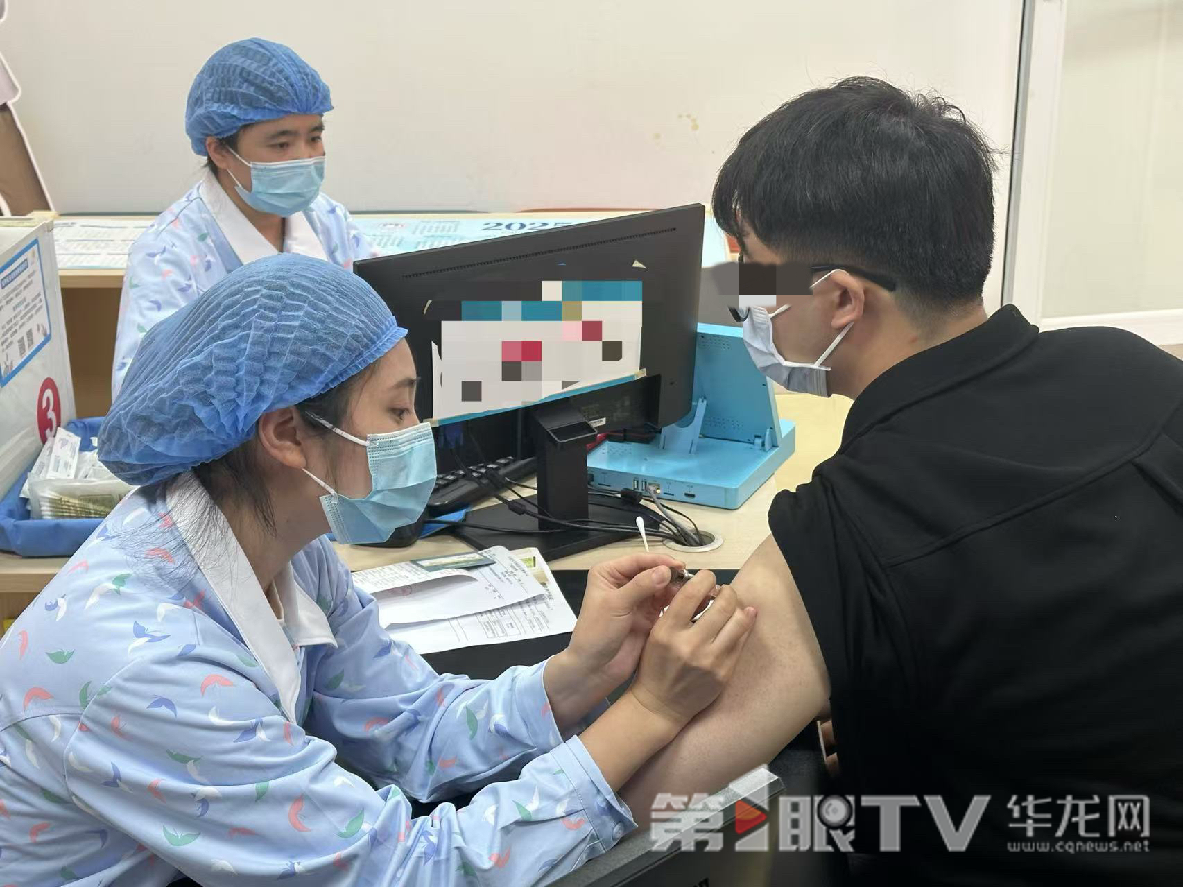 进口九价HPV疫苗适用于16-26岁男性接种。 第1眼TV-华龙网 唐雨 摄