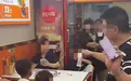 3人带4小孩点一碗面多次免费续面,遭拒后打差评,老板公开冲突视频,警方介入