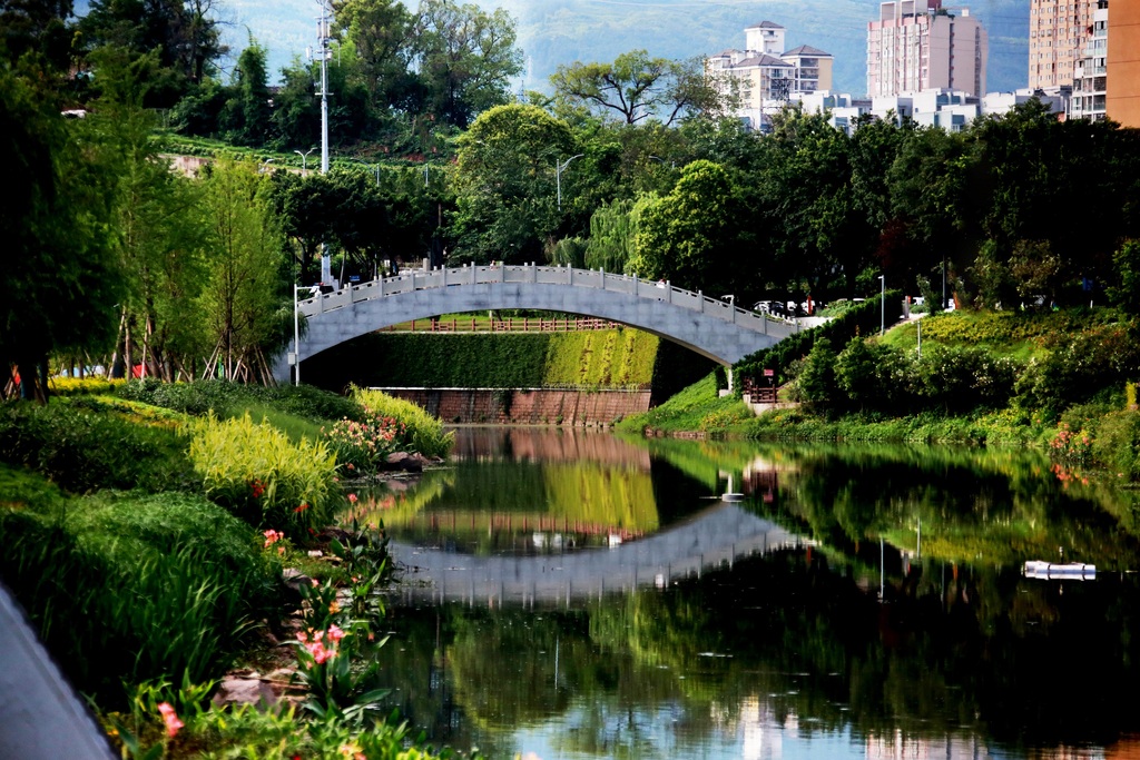 治理后的永川临江河，水清、岸绿，景美。重庆市水利局供图