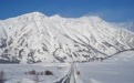 新疆喀纳斯景区遭遇暴雪，大量车辆滞留，游客：困了超14小时