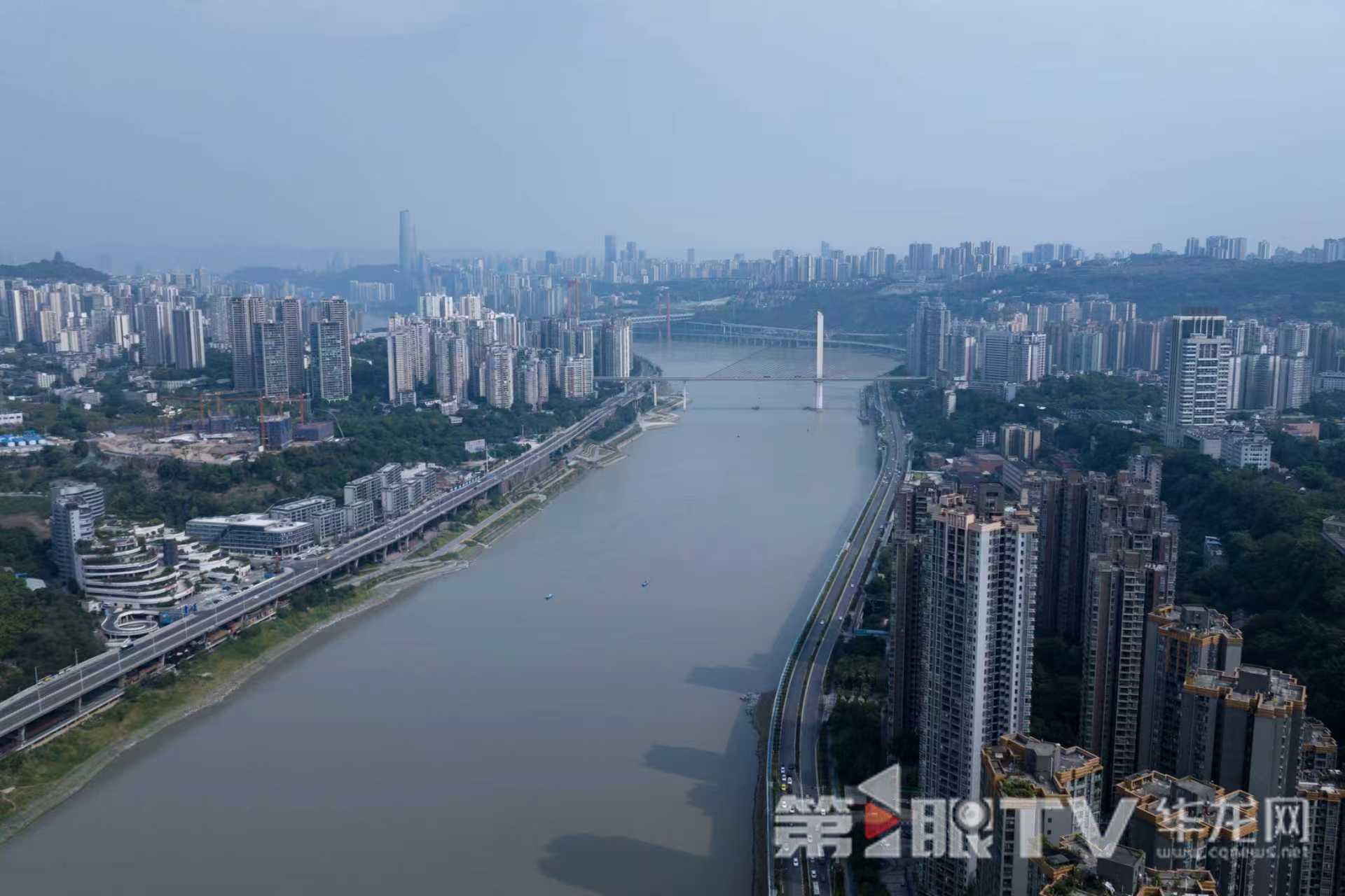 重庆中心城区阴转多云。第1眼TV-华龙网记者 李一鸣 摄