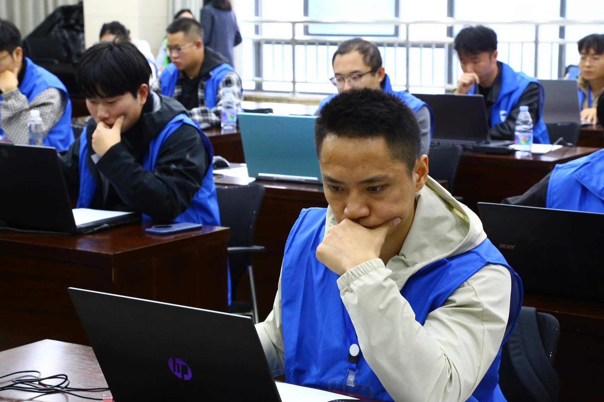 编程实操。长江委水文上游局供图