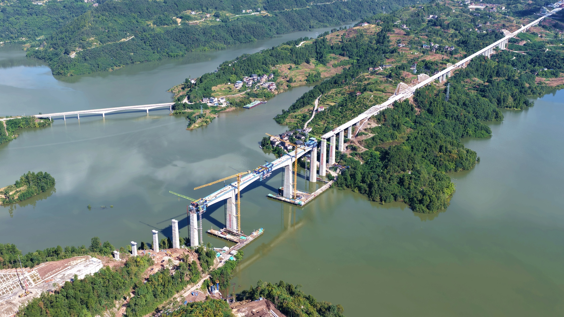 㽏井河双线特大桥施工现场。受访者供图